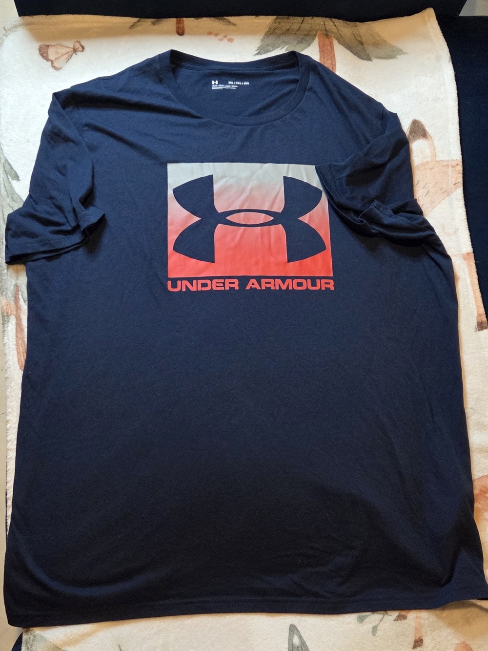 Under Armour Men’s Navy Short-Sleeve Tee with Red Logo Block Size 3XL